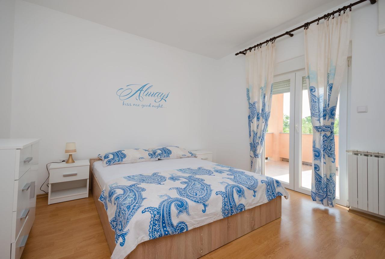 Apartments Rajka Lopar Extérieur photo